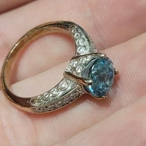 14kt Gold Topaz and Diamonds Ring 6.25